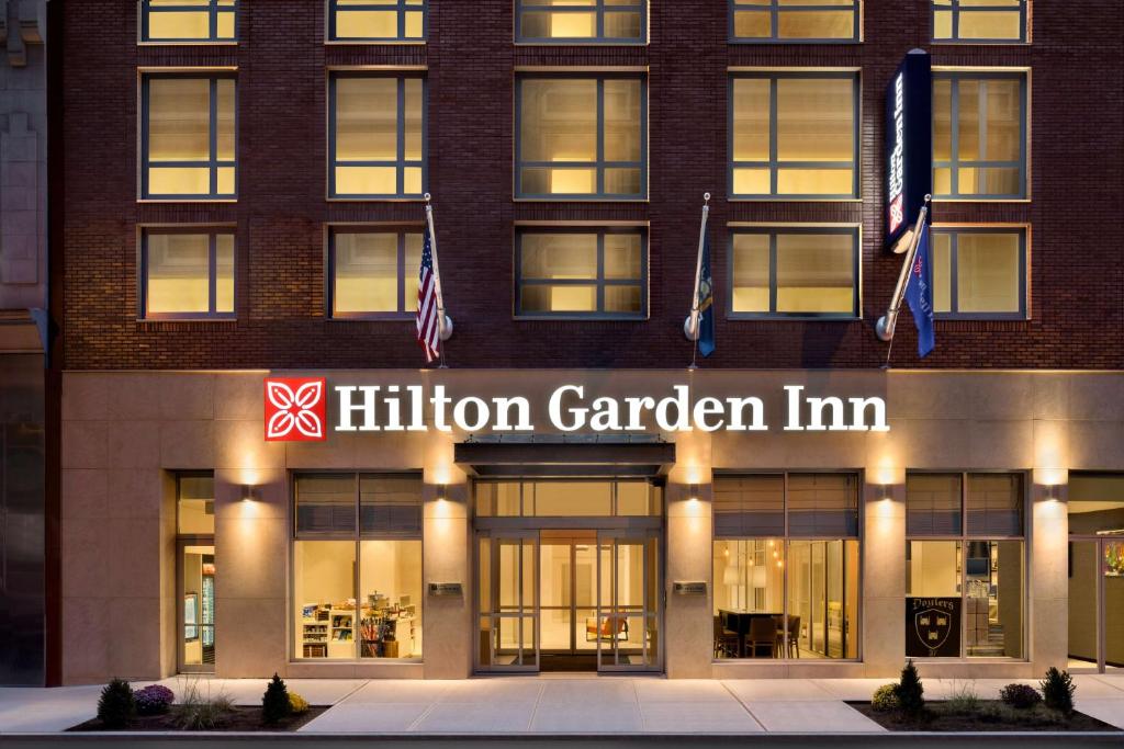 affordable hotels in Long Island City